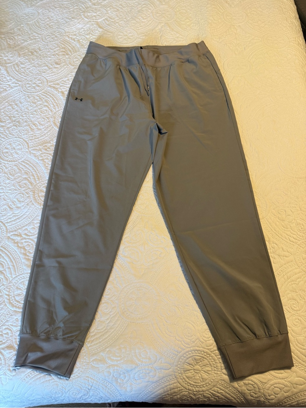 Under Armour Men's Light Gray Athletic Joggers
